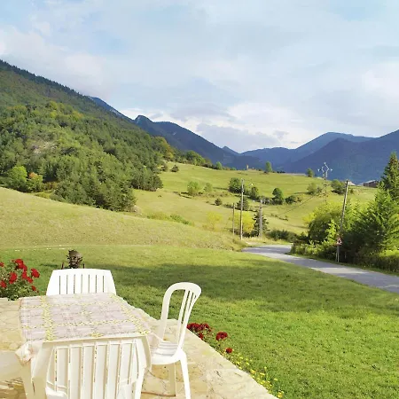 With Mountain Views Apartment